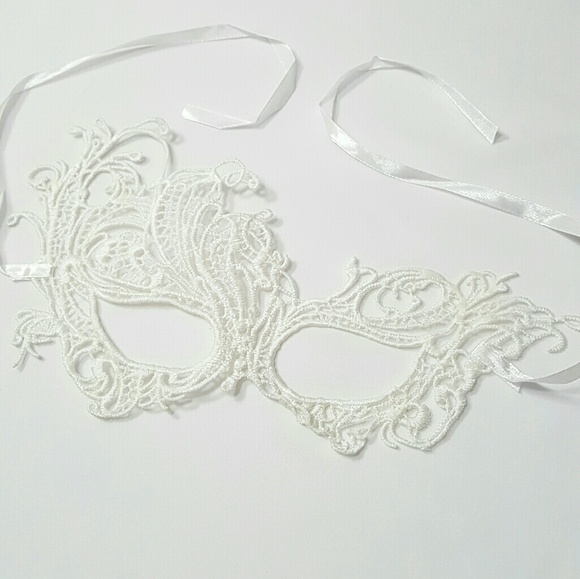 Boutique Accessories - ⤵⤵#8 Masquerade Party Off White Soft Lace Mask